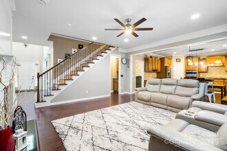 9714 Woburn Rd in Charlotte, NC - Building Photo - Building Photo