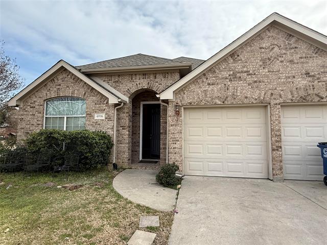 6916 Hillwood Dr in Sachse, TX - Building Photo