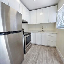 2140 Biarritz Dr in Miami Beach, FL - Building Photo - Building Photo