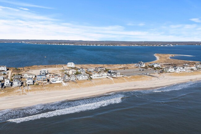 774A Dune Rd in Westhampton Beach, NY - Foto de edificio - Building Photo