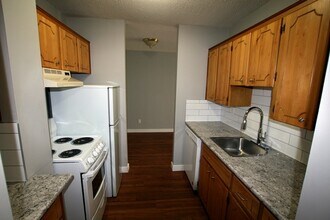 927 14 Av SW in Calgary, AB - Building Photo - Building Photo