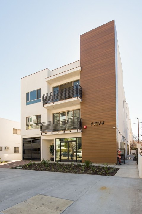 11214 Morrison Ave in North Hollywood, CA - Building Photo