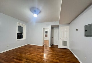 224 3rd St, Unit 6 in Elizabeth, NJ - Foto de edificio - Building Photo