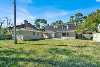 5835 Green Terrace Ln in Houston, TX - Foto de edificio - Building Photo