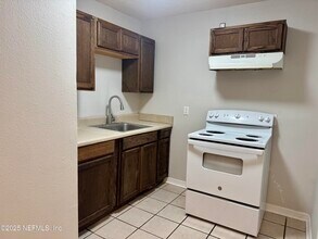 1643 E 16th St in Jacksonville, FL - Foto de edificio - Building Photo