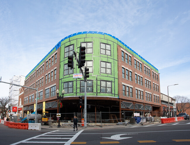 480-482 W Broadway in Boston, MA - Foto de edificio - Building Photo