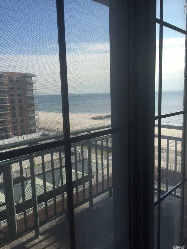 26 W Broadway-Unit -801 in Long Beach, NY - Building Photo - Building Photo
