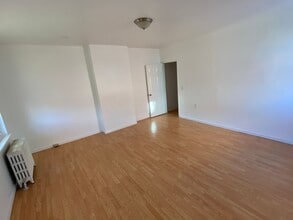 1815 Tasker St in Philadelphia, PA - Building Photo - Building Photo