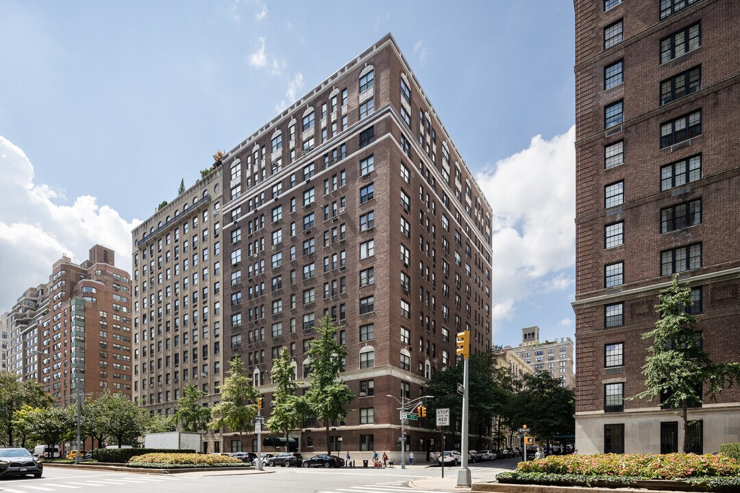 1050 Park Ave in New York, NY - Foto de edificio