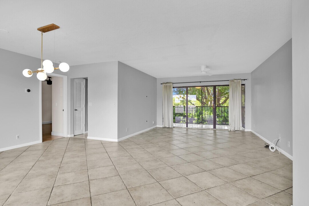 1040 Homewood Blvd in Delray Beach, FL - Building Photo