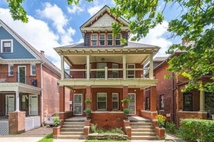 4830 Commonwealth St