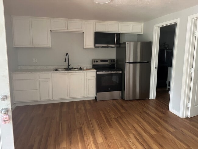 property at 1016 W 5th St