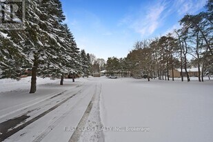 5373 Aurora Rd in Whitchurch-Stouffville, ON - Building Photo