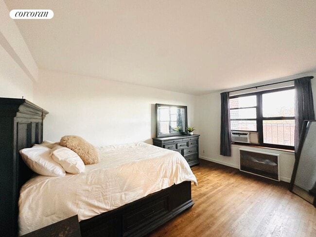 52-25 39th Rd in Queens, NY - Building Photo - Building Photo