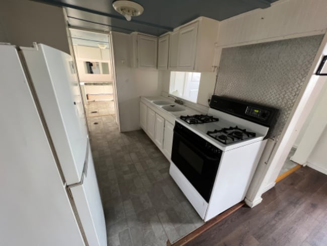 2000 E Frontier Ave in Flagstaff, AZ - Building Photo - Building Photo