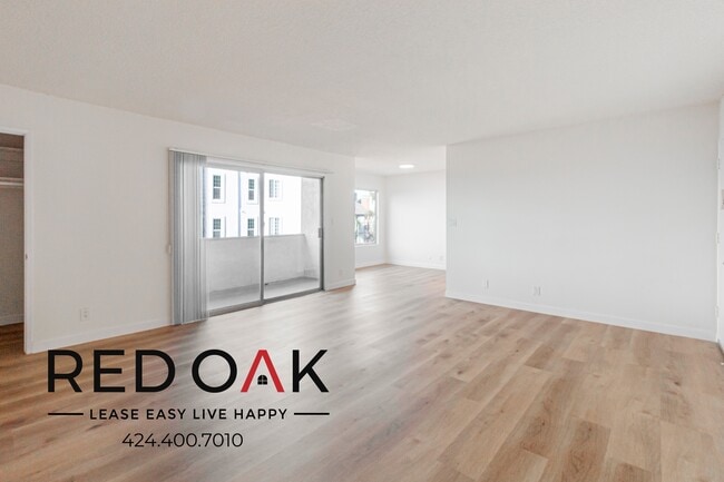 property at 319 S Clark Dr