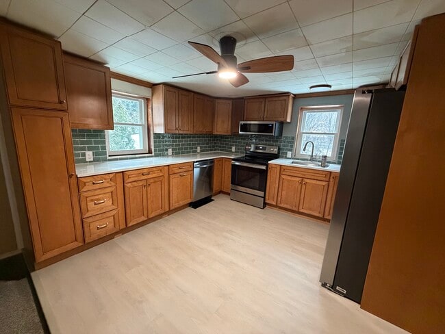 2570 Sanger Ln, Unit Apt A in York Haven, PA - Foto de edificio - Building Photo