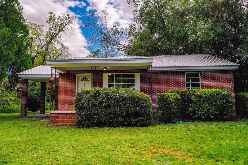 1453 Mary St in Waycross, GA - Building Photo