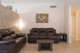 7250 Hardtack Cir in Las Vegas, NV - Building Photo - Building Photo