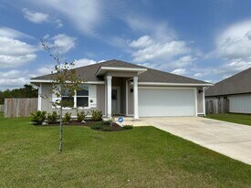 828 Otto Loop in Crestview, FL - Building Photo