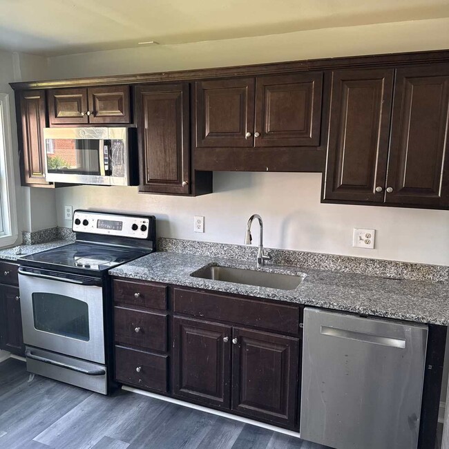 property at 1107 Harwall Rd