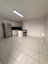3666 SW 24th Ter in Miami, FL - Building Photo - Building Photo