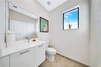 4707 NW 83rd Ct in Doral, FL - Building Photo - Building Photo