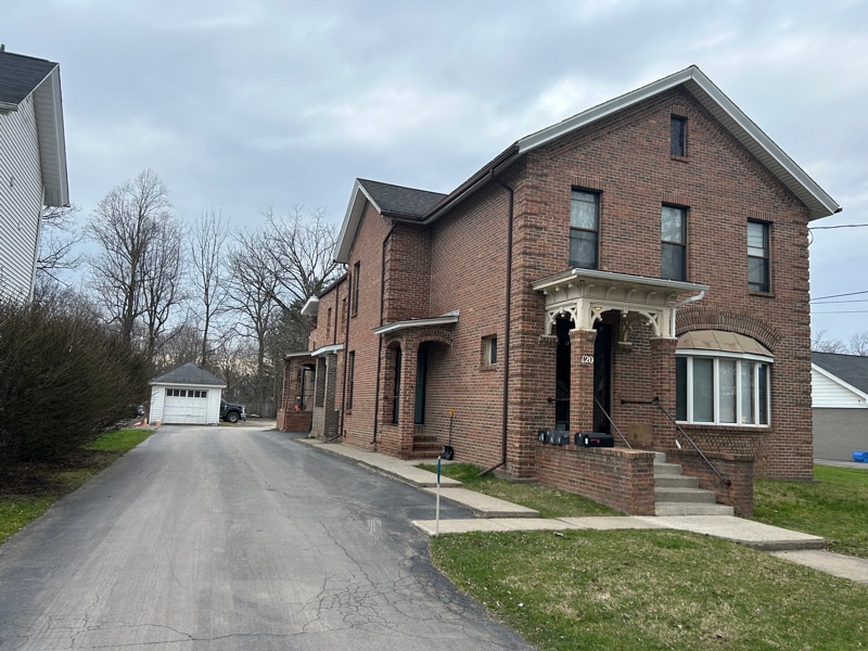 120 N Main St in Fairport, NY - Building Photo