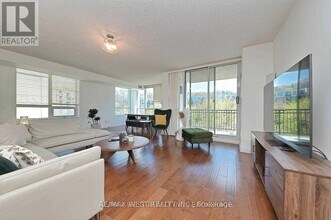 18-618 William Carson Crescent in Toronto, ON - Building Photo - Building Photo