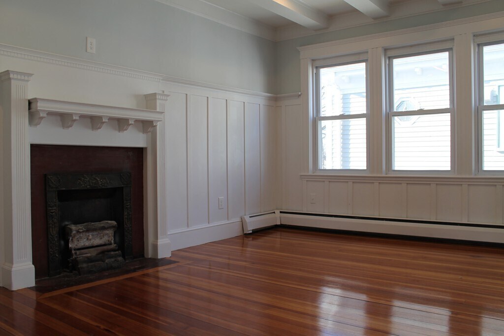 1014 South St in Boston, MA - Building Photo
