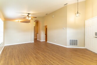 4363 Northern Dancer Way in Orlando, FL - Foto de edificio - Building Photo