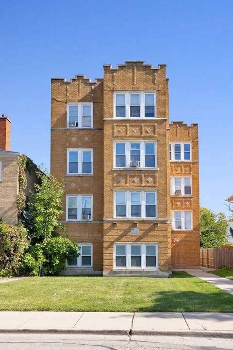 823 S 19th Ave, Unit 3S in Maywood, IL - Foto de edificio