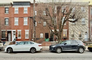 2528 Christian St in Philadelphia, PA - Building Photo