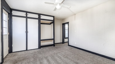 1208 Rhomberg Ave in Dubuque, IA - Foto de edificio - Building Photo