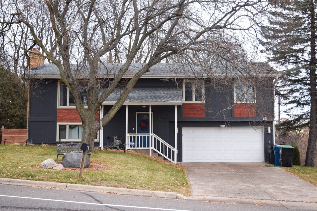 15 Stinson Blvd in New Brighton, MN - Building Photo