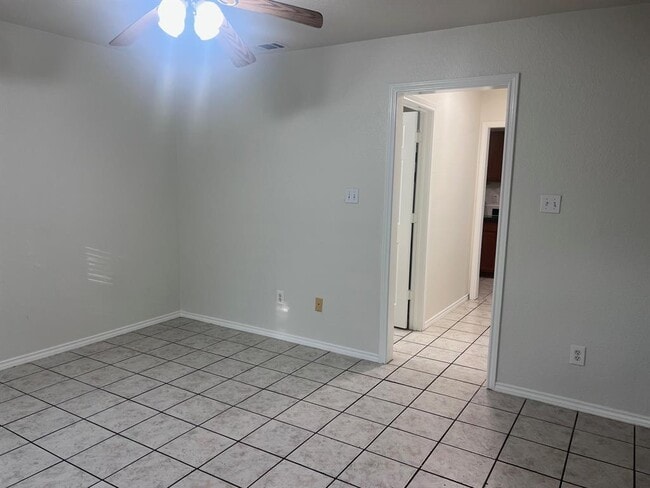 306 Anderson St in Smithville, TX - Building Photo - Building Photo