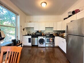 856 W George St in Chicago, IL - Building Photo - Building Photo