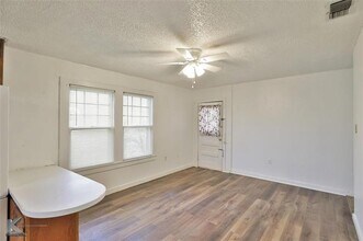 1558 Portland Ave in Abilene, TX - Foto de edificio - Building Photo