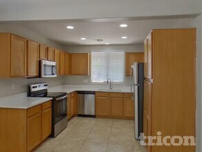 3728 W Fremont Rd. in Phoenix, AZ - Building Photo - Building Photo