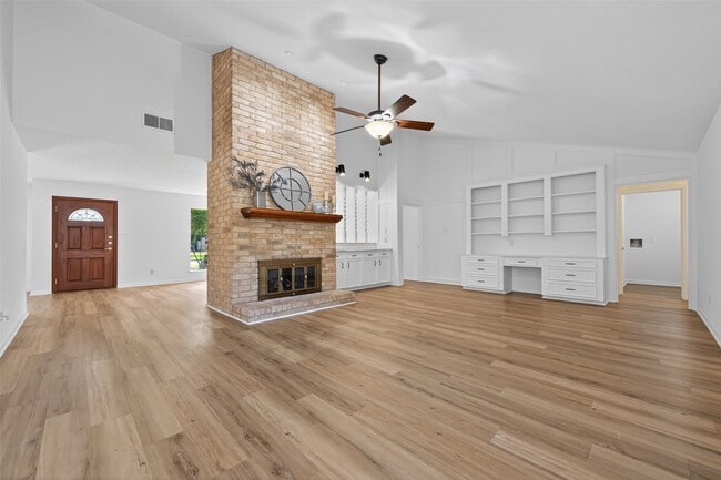 3815 Brook Shadow Dr