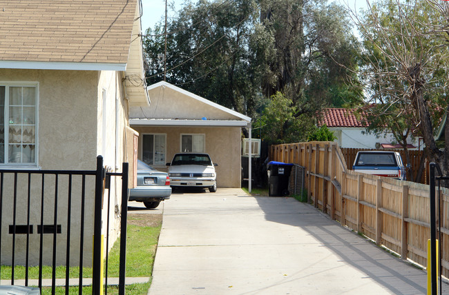 1487 Belle St in San Bernardino, CA - Foto de edificio - Building Photo