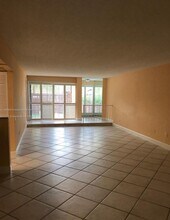 6914 SW 114th Pl in Miami, FL - Building Photo - Building Photo