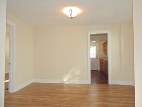 30303 Regent Rd in Wickliffe, OH - Building Photo - Building Photo