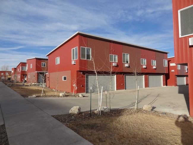 The Aspens Townhomes in Williston, ND - Building Photo - Building Photo