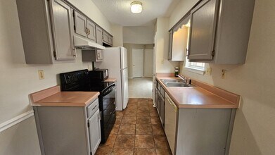 1542 Beaver Trail Dr in Memphis, TN - Building Photo - Building Photo