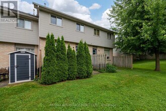 925-925 Lawson Rd in London, ON - Building Photo - Building Photo