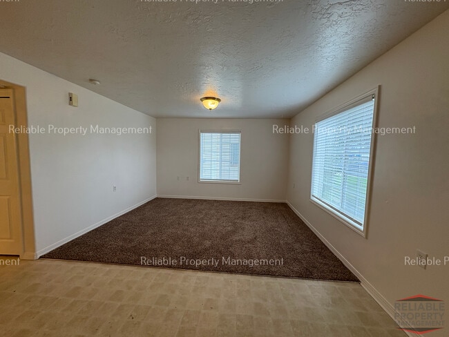 318 Pioneer Rd, Unit 203 in Rexburg, ID - Building Photo - Building Photo