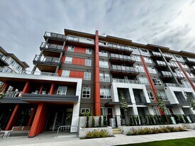 13238-13105 105 Ave in Surrey, BC - Building Photo