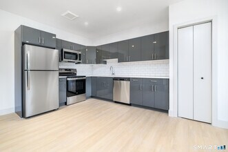 1011 High Ridge Rd in Stamford, CT - Building Photo - Building Photo