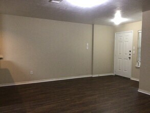 22270 Queenbury Hills Dr in Houston, TX - Foto de edificio - Building Photo